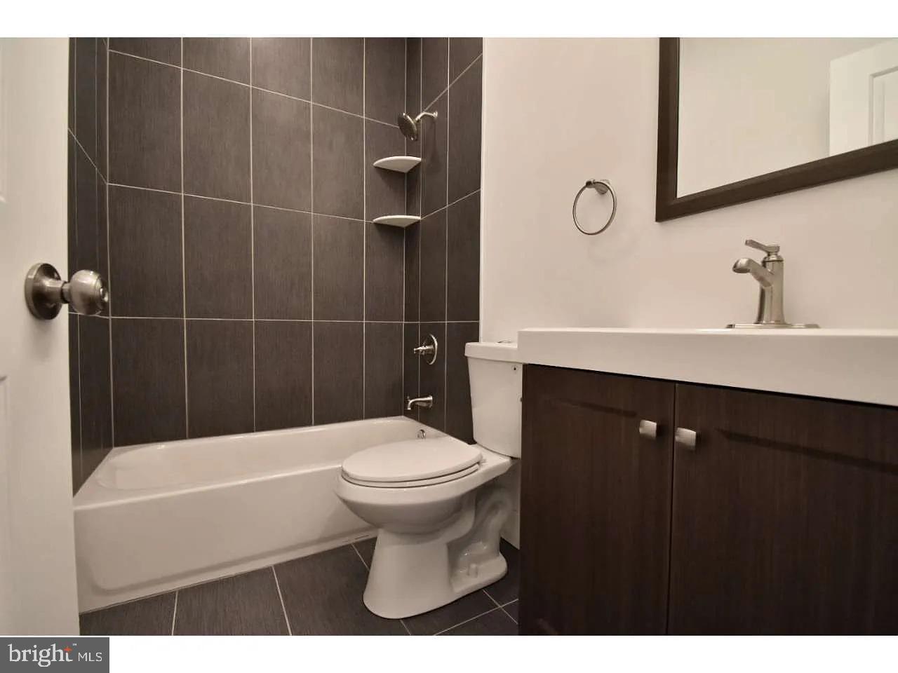 1211 N Franklin St Property Photo 24