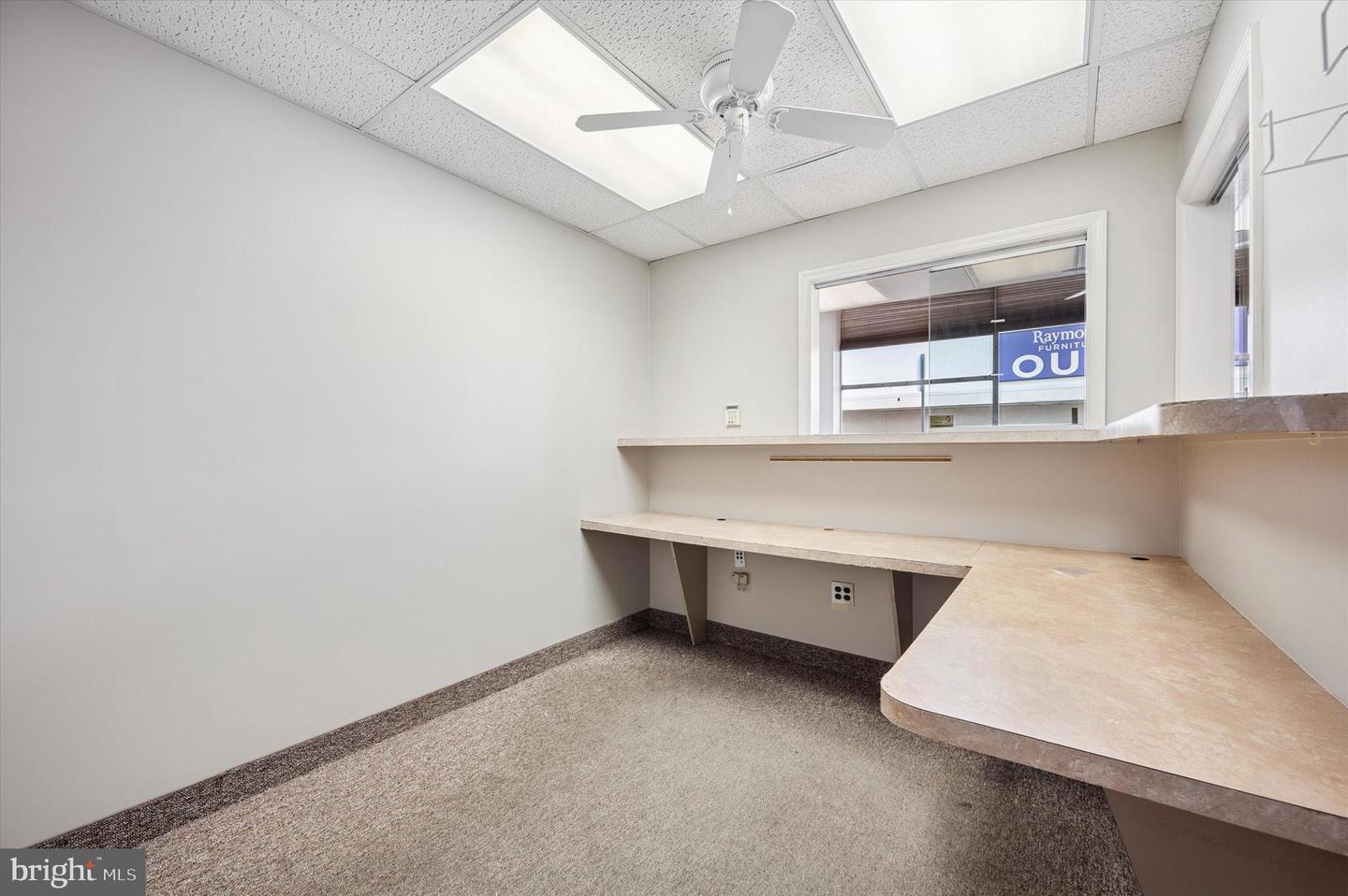 2022 Cottman Ave Property Photo 6