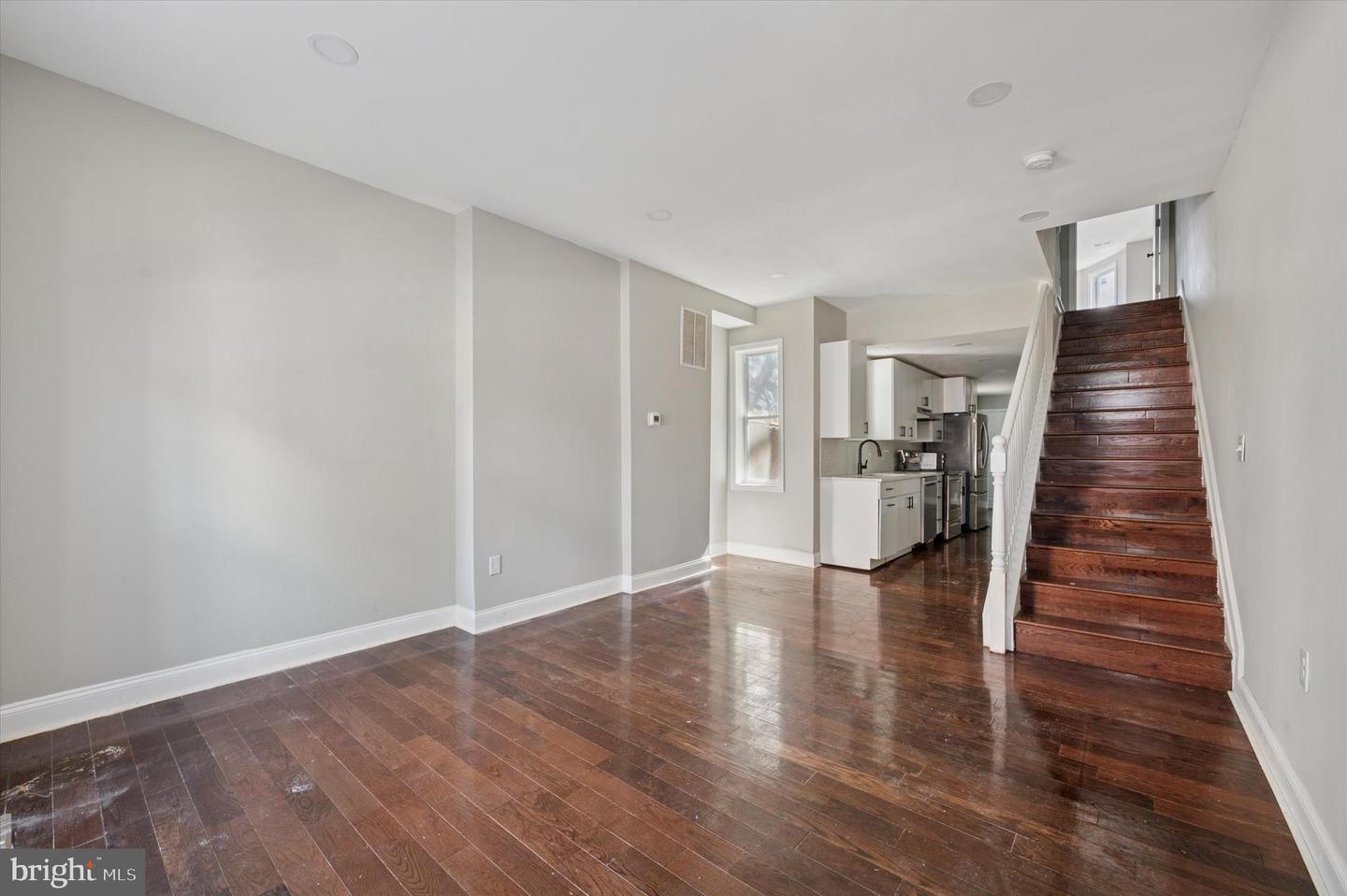 2544 Turner St Property Photo 2