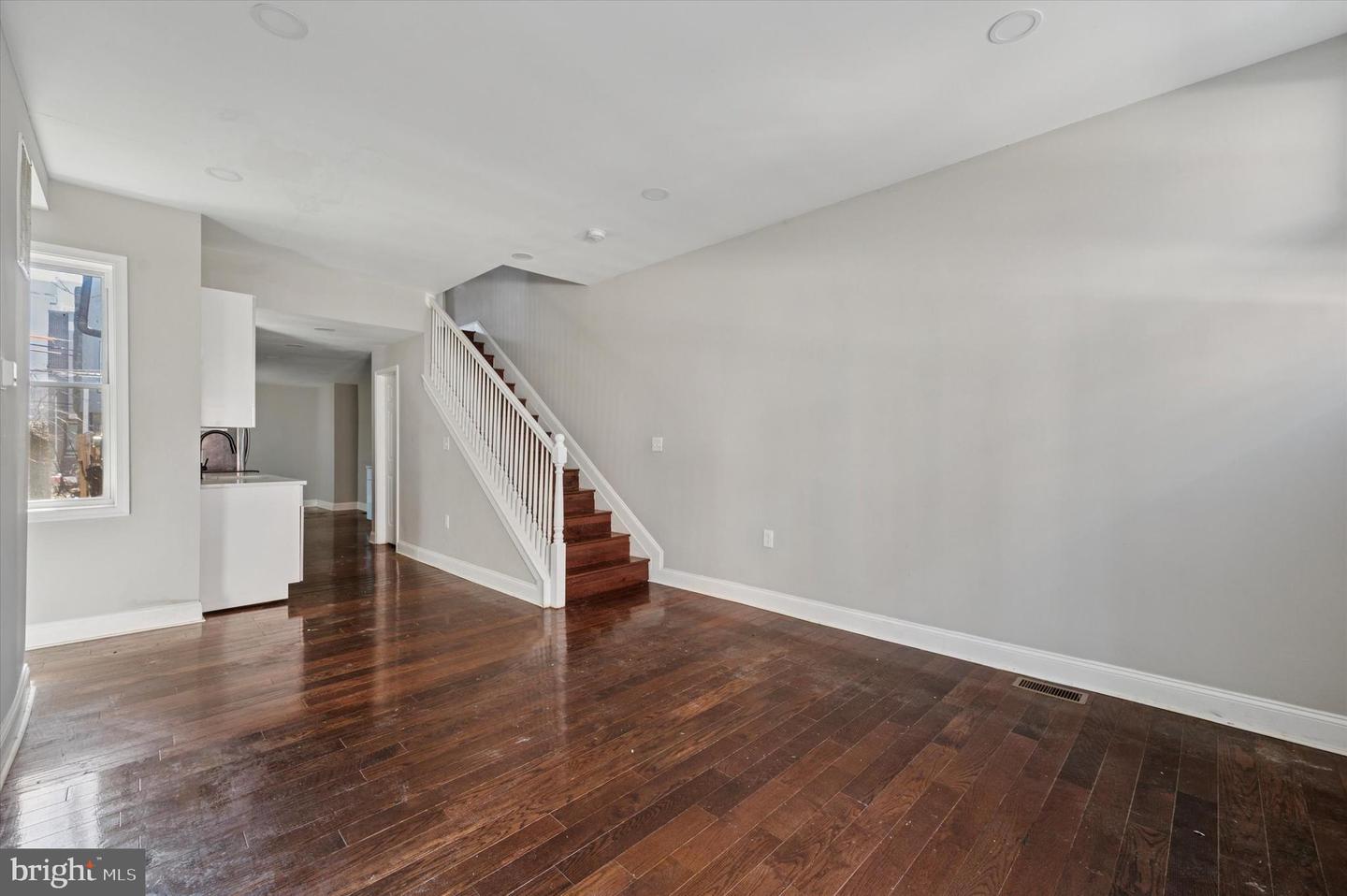 2544 Turner St Property Photo 3