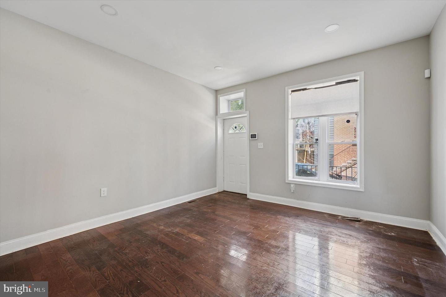 2544 Turner St Property Photo 4