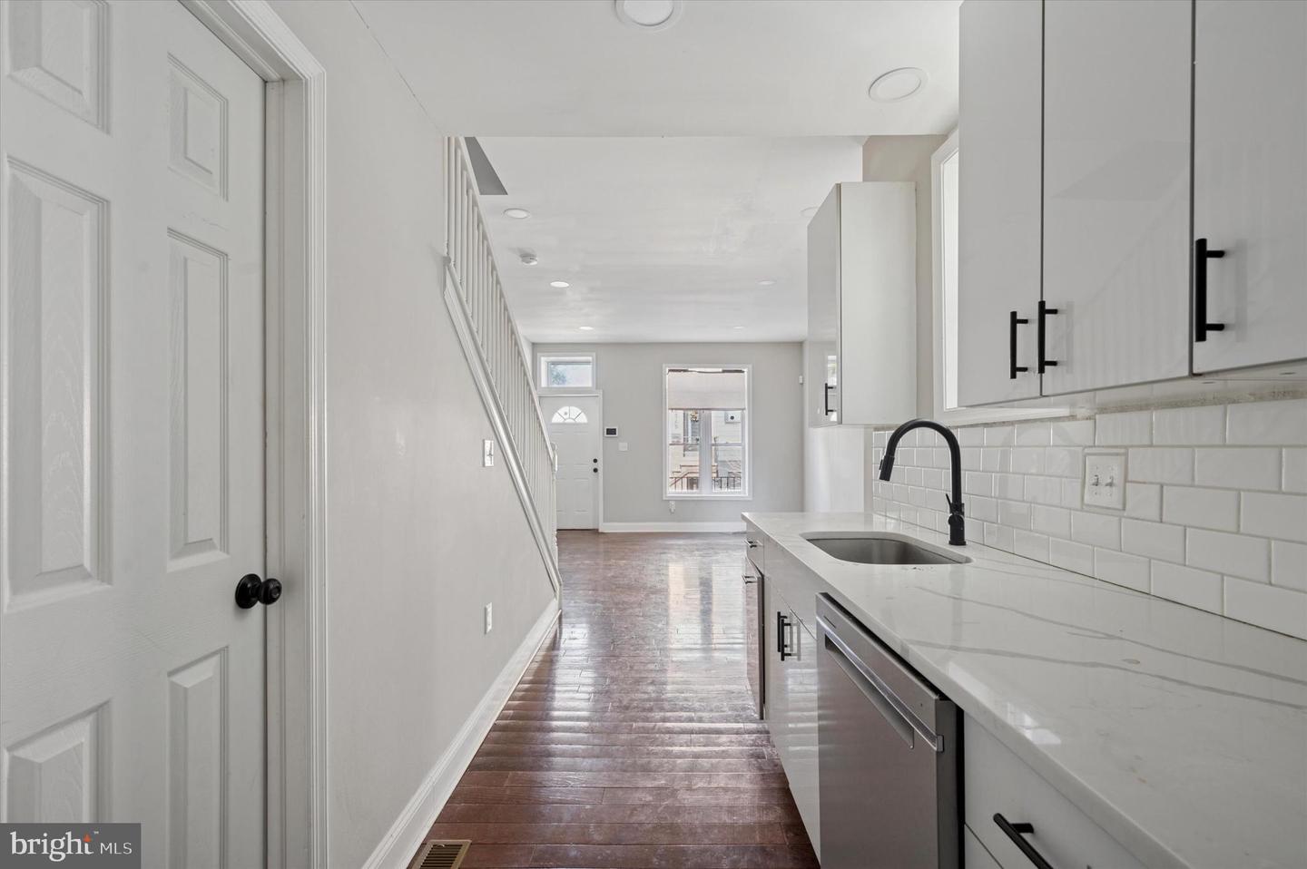 2544 Turner St Property Photo 8