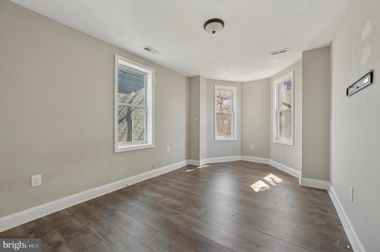 2544 Turner St Property Photo 19