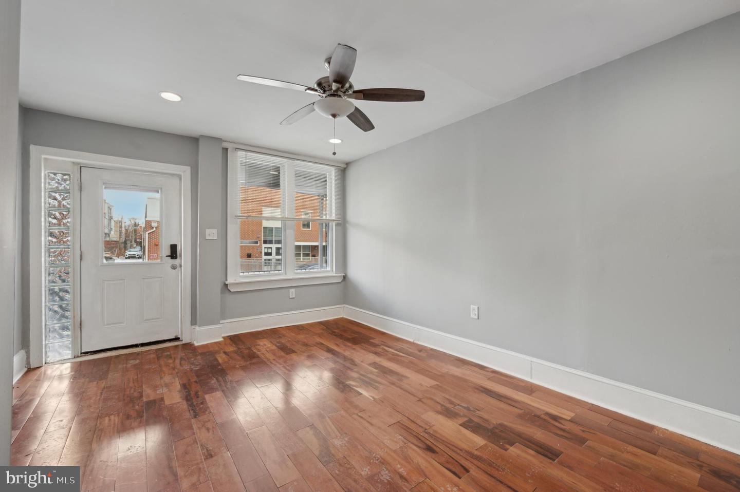 3236 W Berks St Property Photo 5