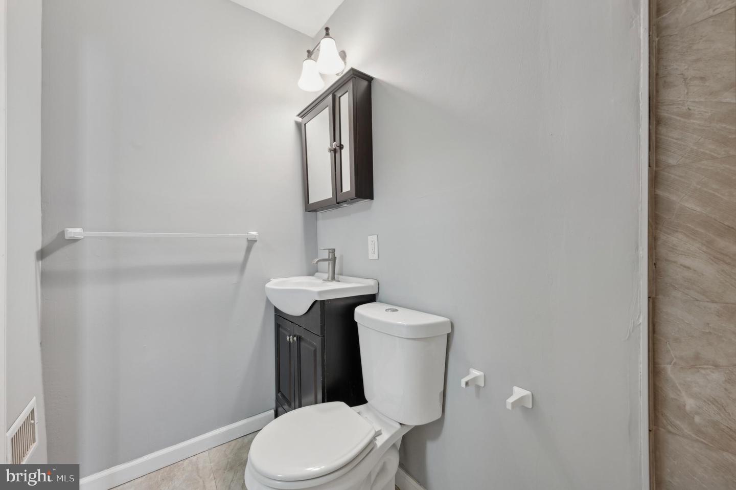 3236 W Berks St Property Photo 9