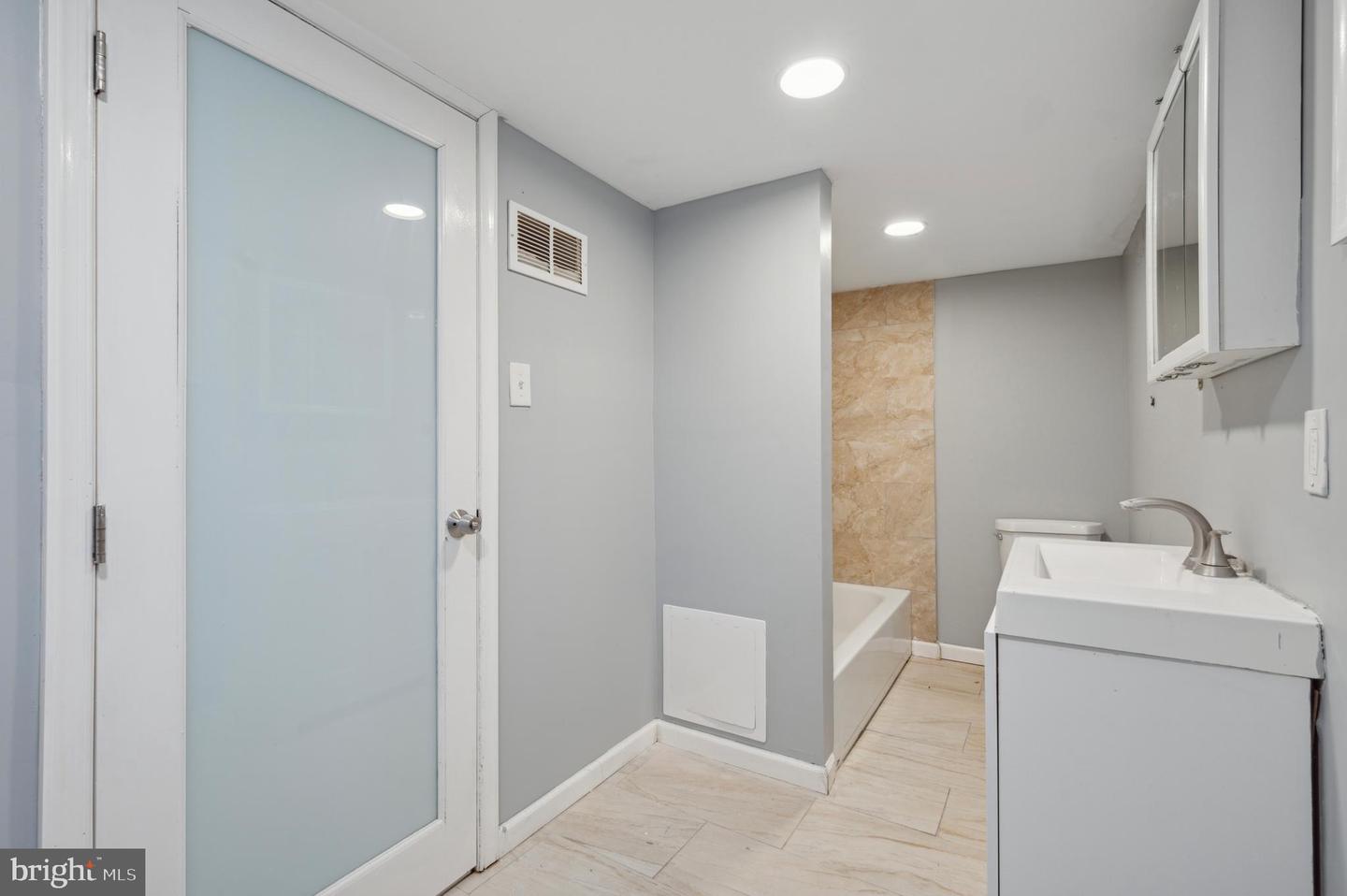 3236 W Berks St Property Photo 21