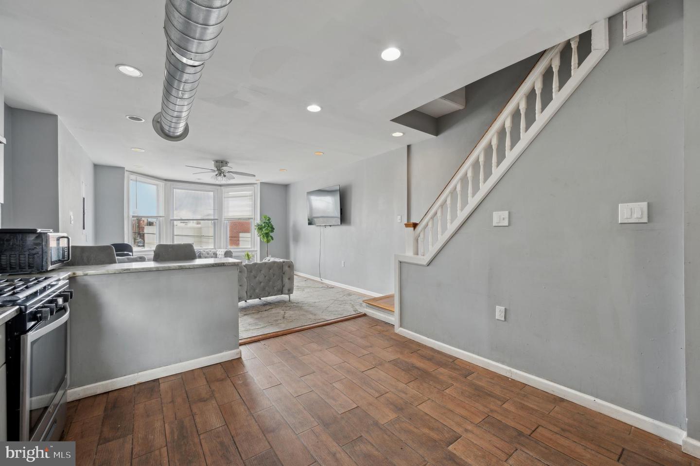 3236 W Berks St Property Photo 23