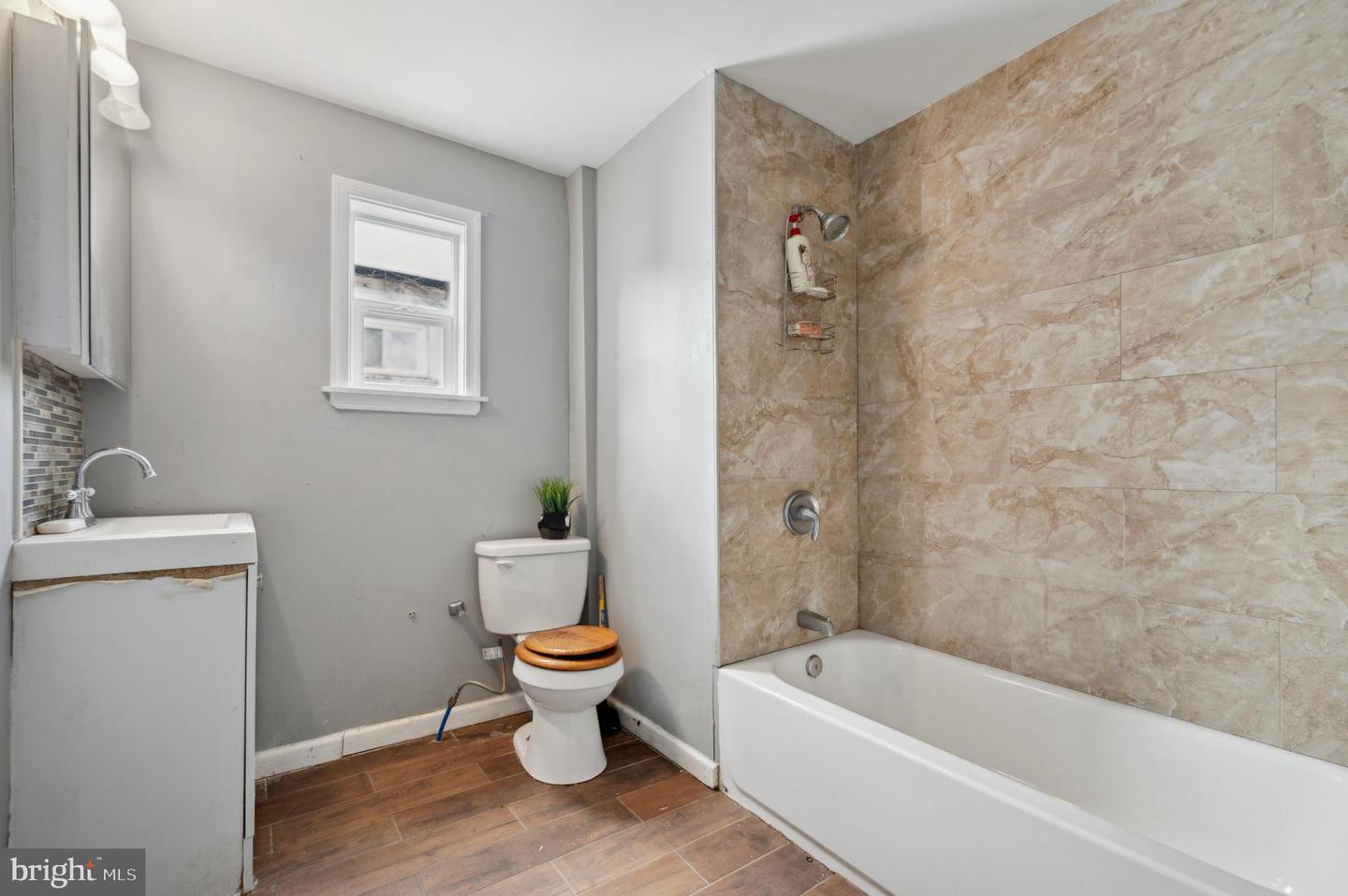 3236 W Berks St Property Photo 32