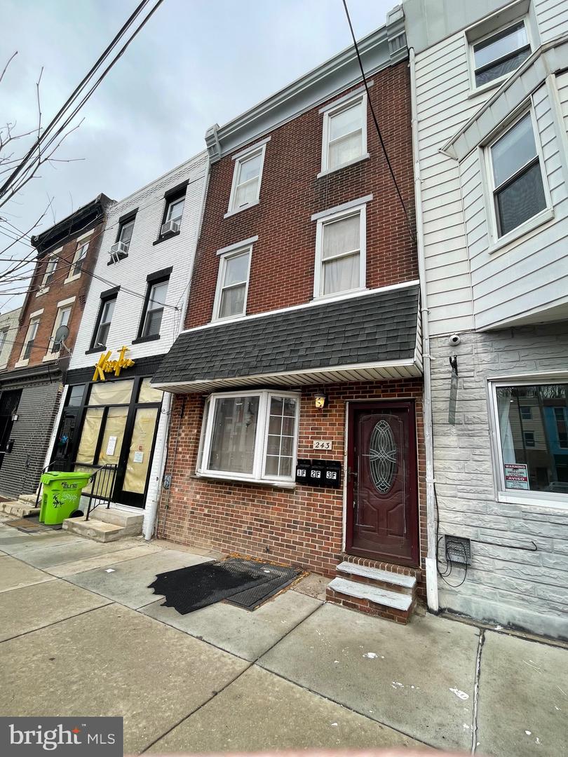 243 E Girard Ave #1st Fl Property Photo 1