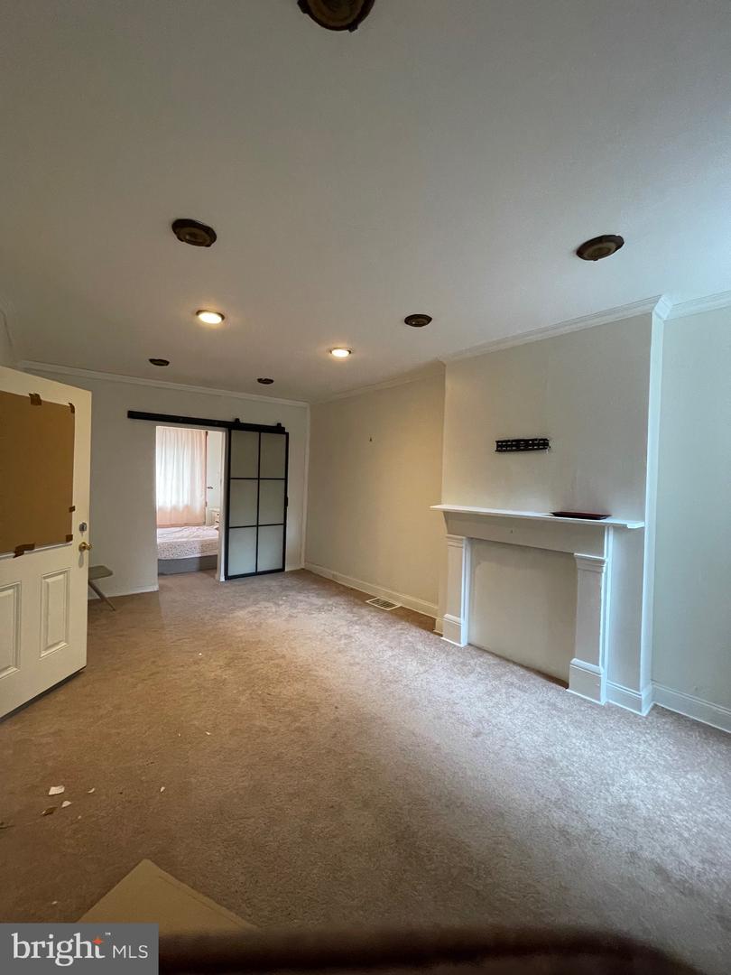 243 E Girard Ave #1st Fl Property Photo 3