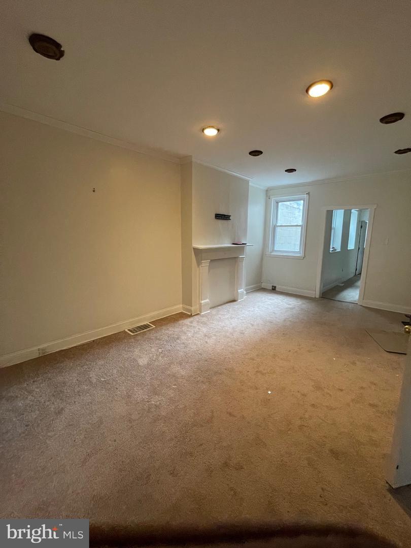 243 E Girard Ave #1st Fl Property Photo 4