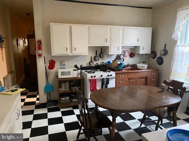 2387 Orthodox St Property Photo 23