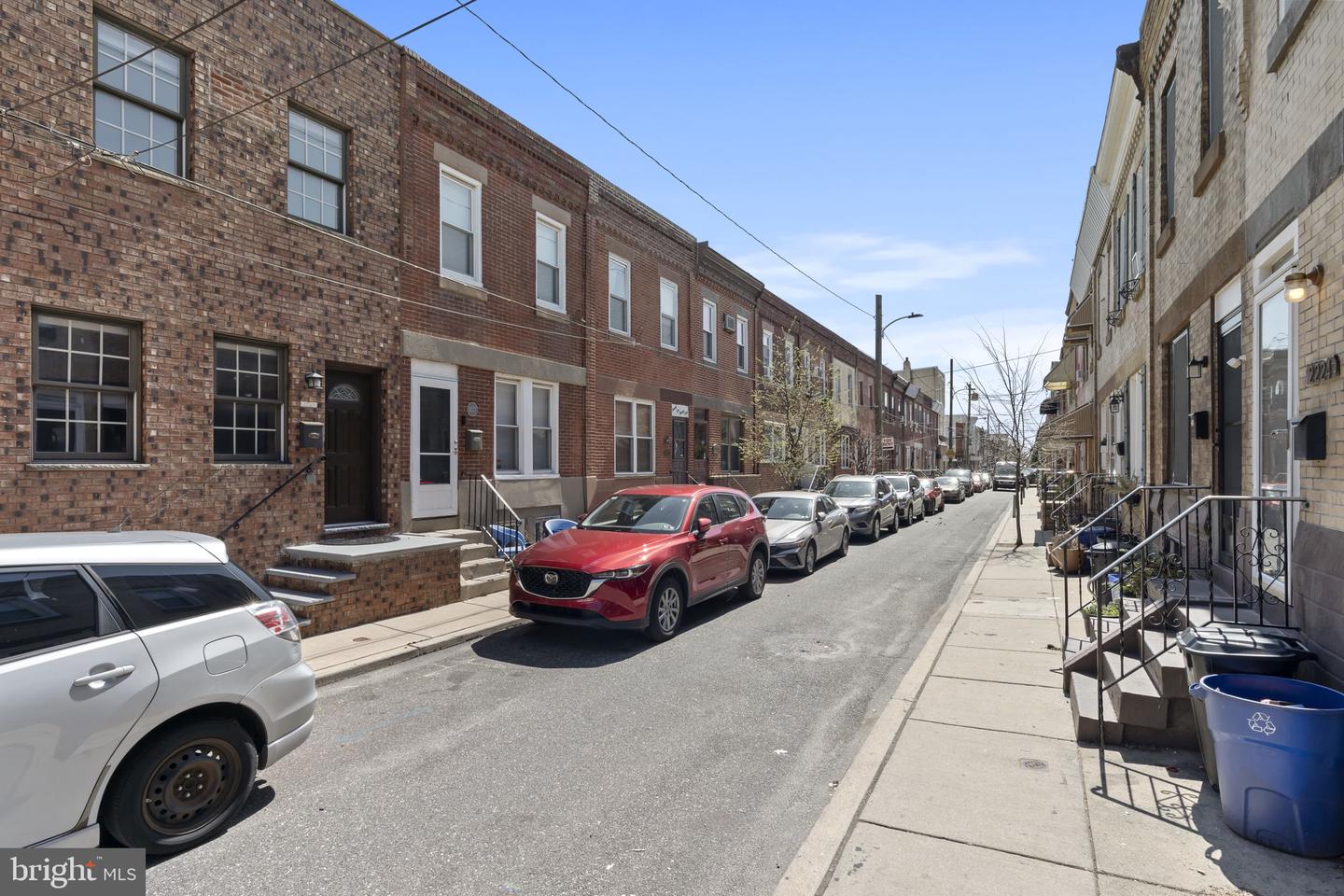 2225 S Hicks St Property Photo 2