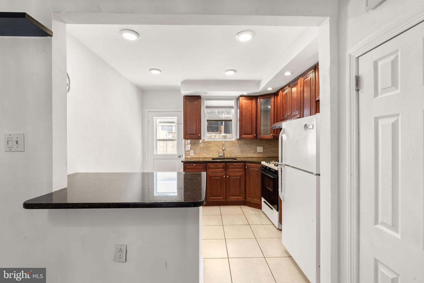 2225 S Hicks St Property Photo 13