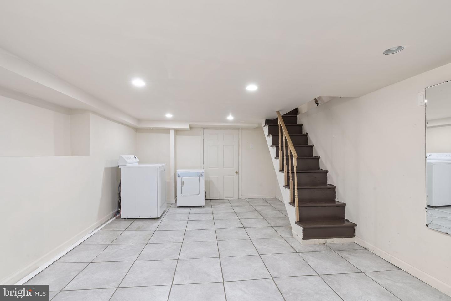 2225 S Hicks St Property Photo 23
