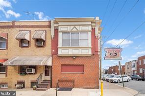 2555 S Warnock St Property Photo 5