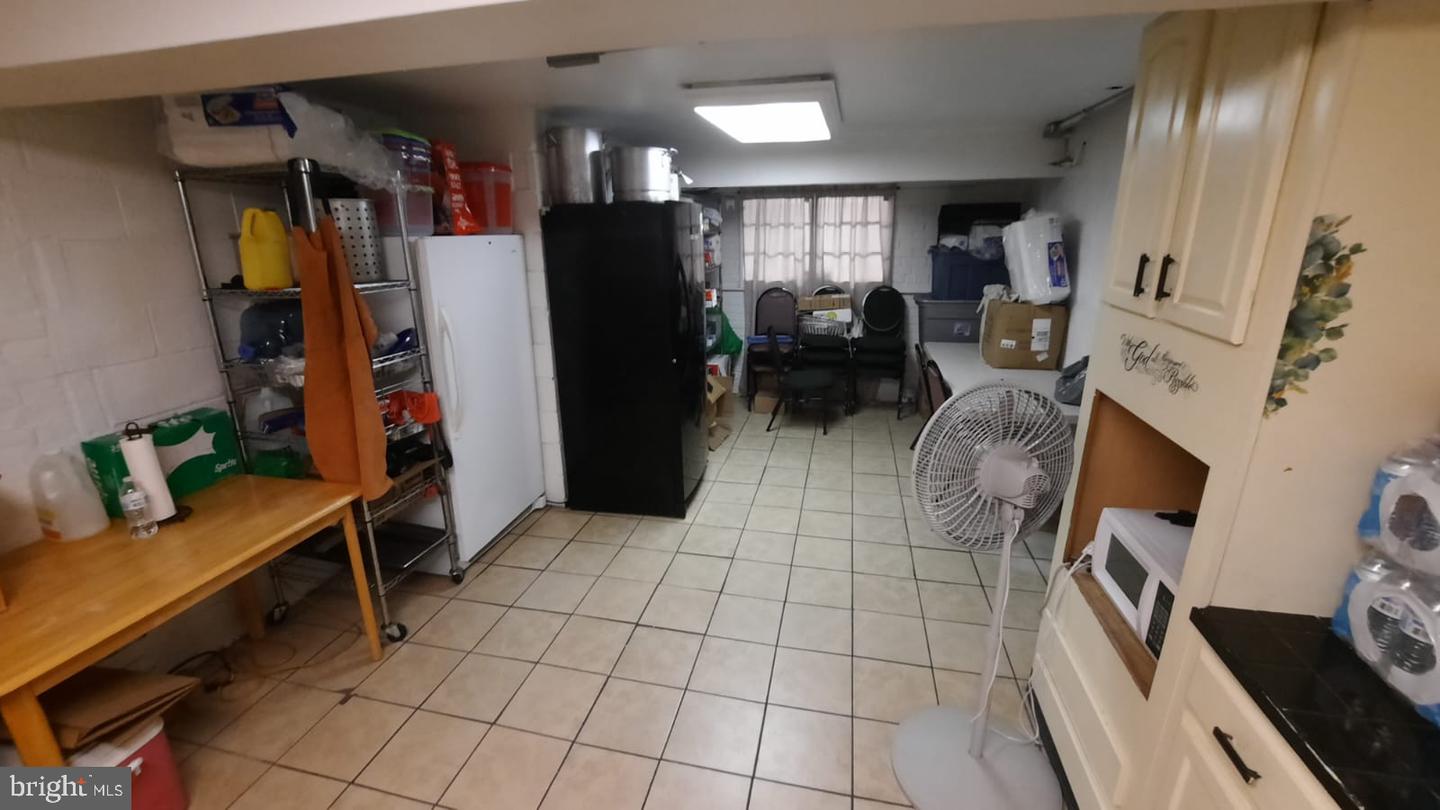 238-44 E Cambria St Property Photo 17