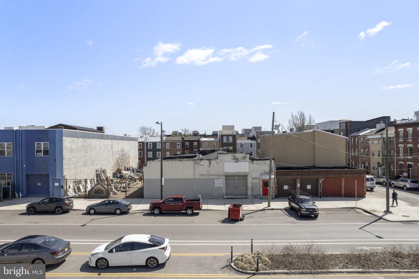 1603-11 N American St Property Photo 2
