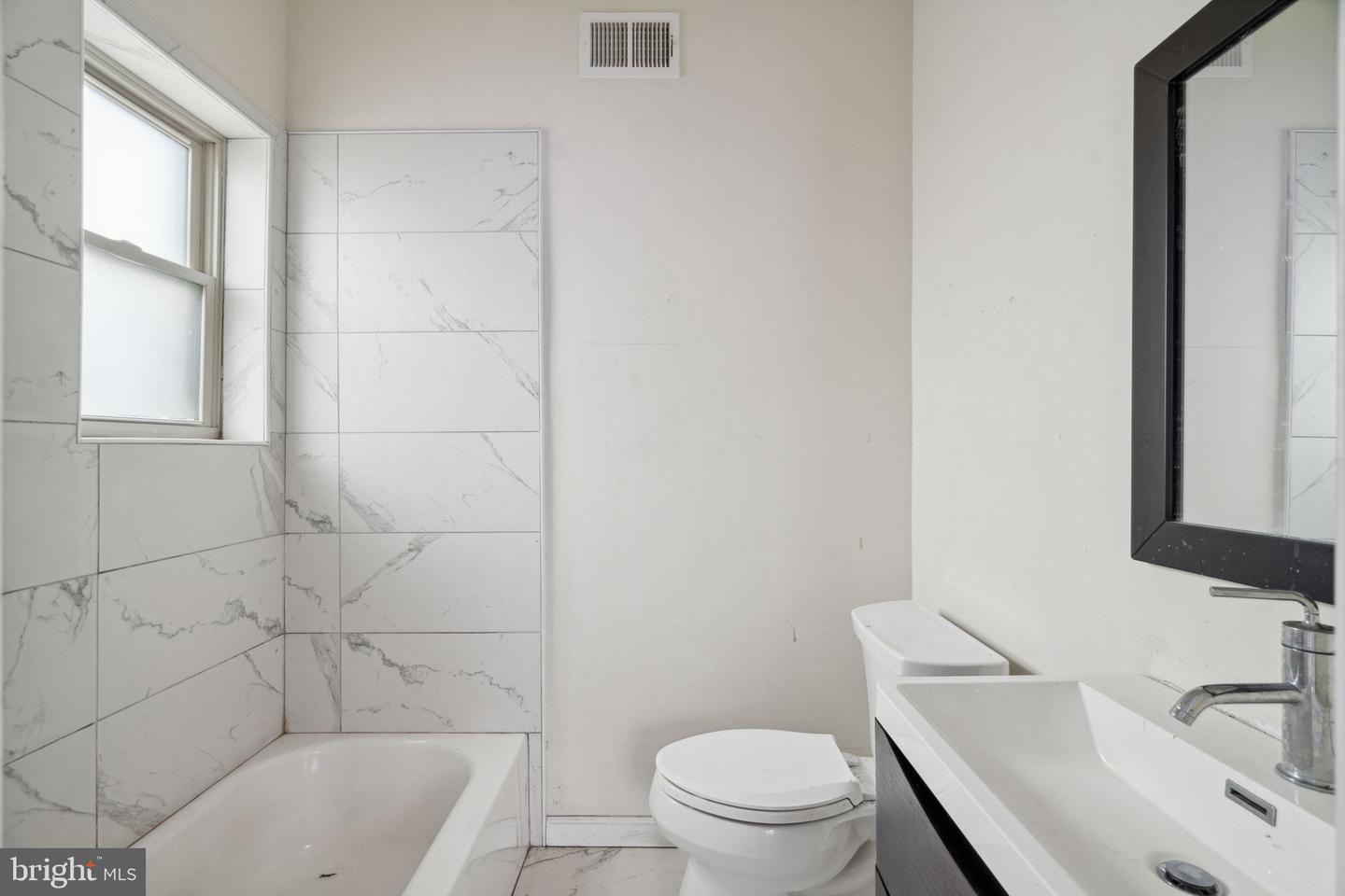 2114 S 7th St Property Photo 14