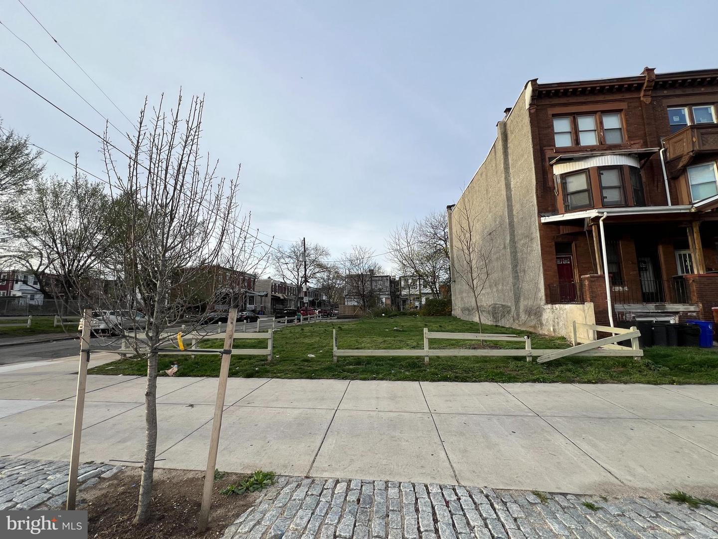 1241 W Erie Ave Property Photo 2