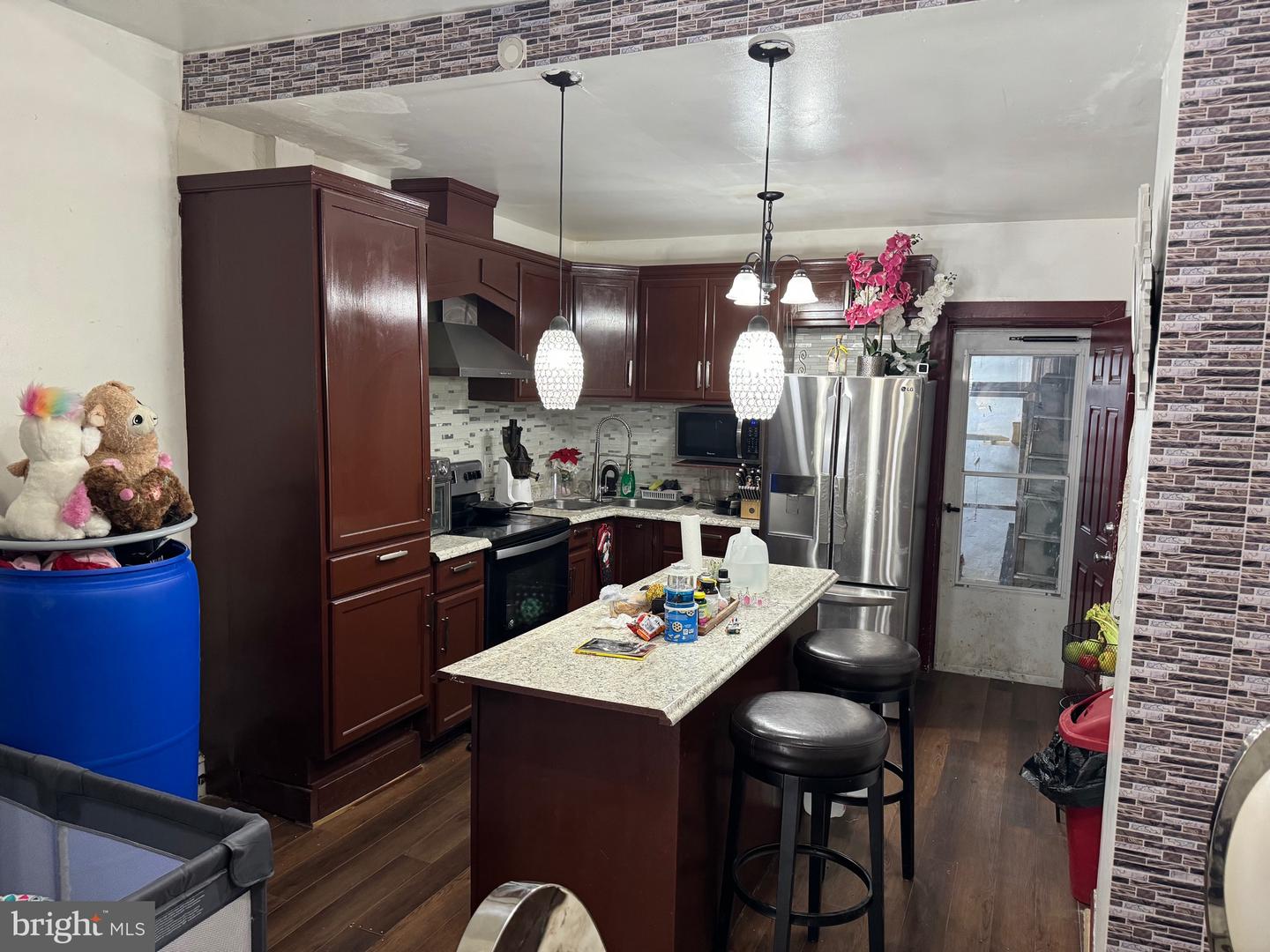 60 N Yewdall St Property Photo 1
