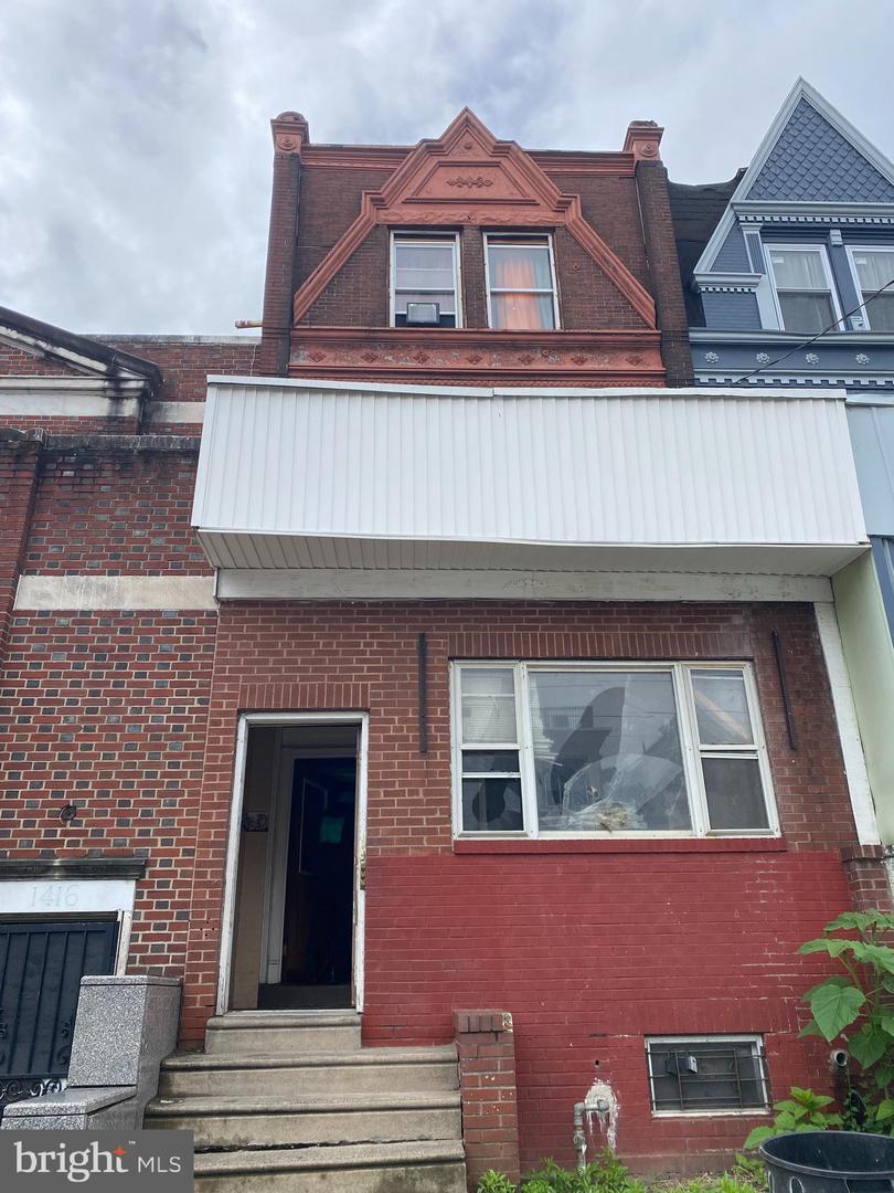 1418 W Erie Ave Property Photo 2