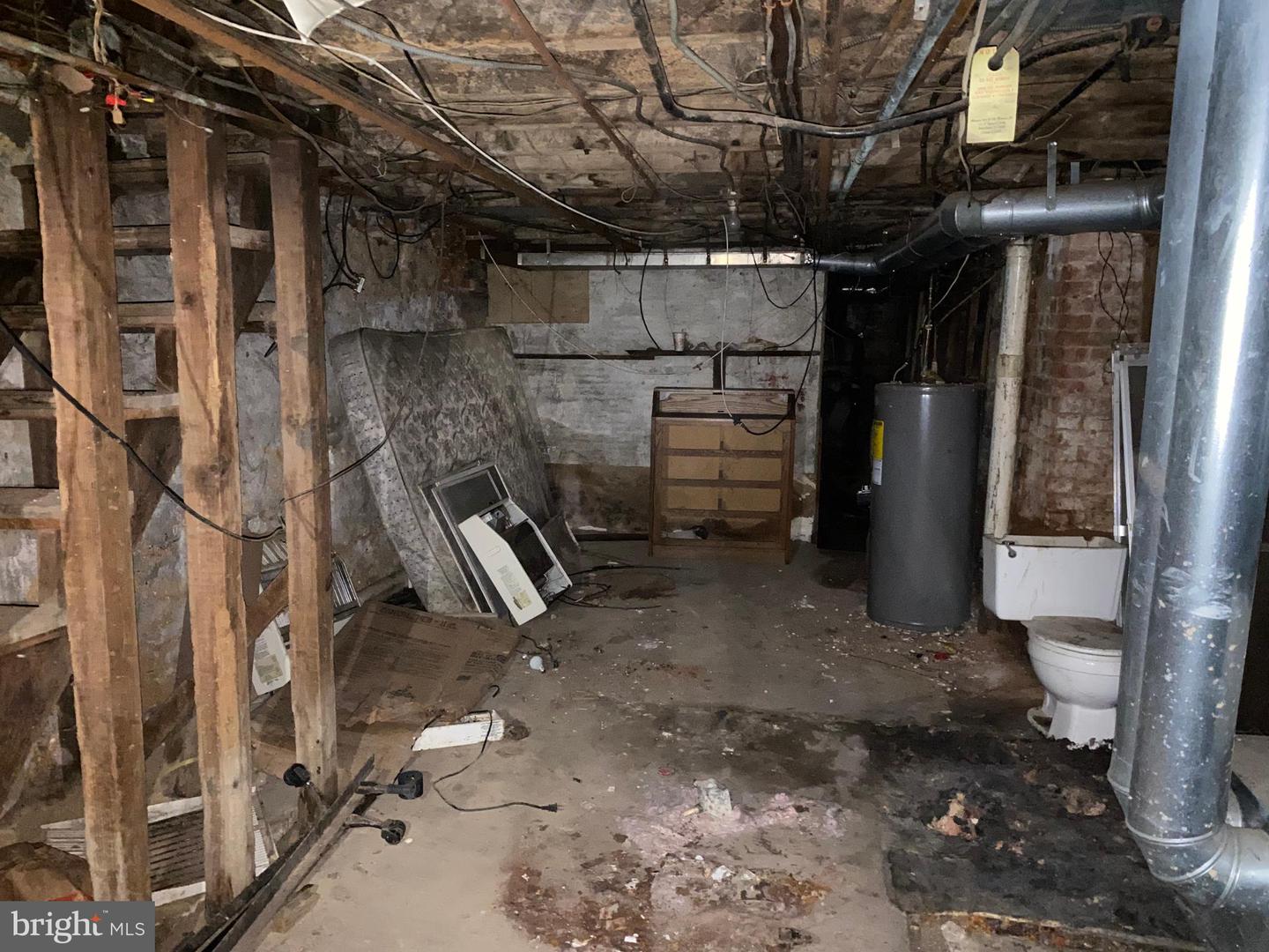 1418 W Erie Ave Property Photo 53
