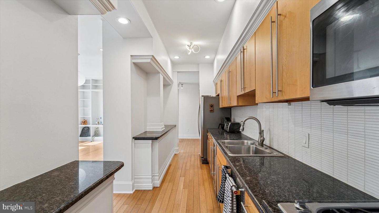 237-41 N Bread St #4 Property Photo 15