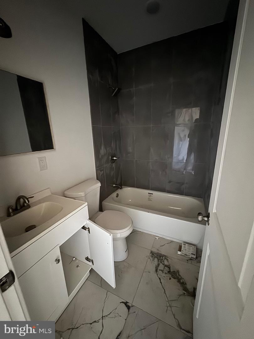 1613 W Erie Ave Property Photo 7