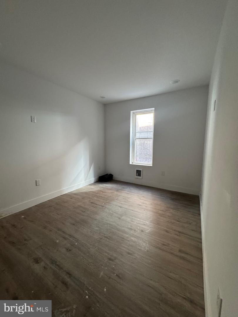 1613 W Erie Ave Property Photo 10