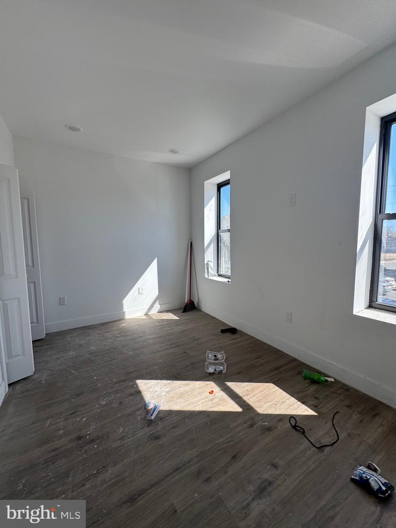 1613 W Erie Ave Property Photo 16