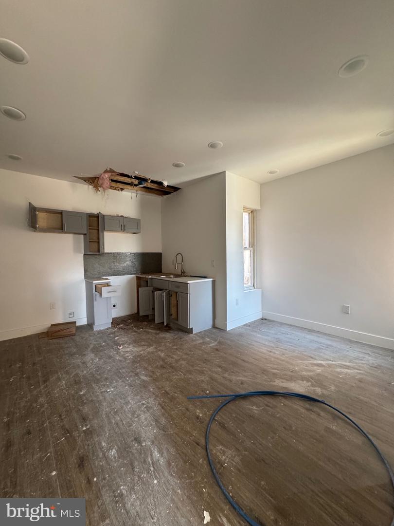 1613 W Erie Ave Property Photo 18