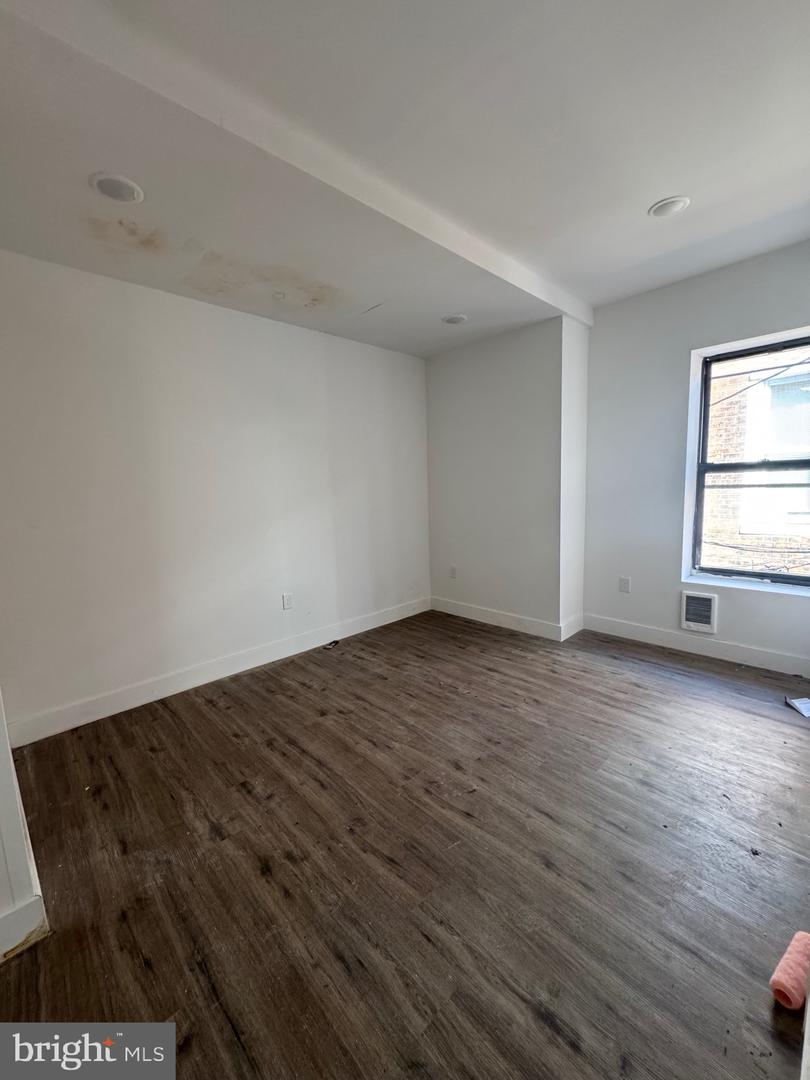 1613 W Erie Ave Property Photo 22