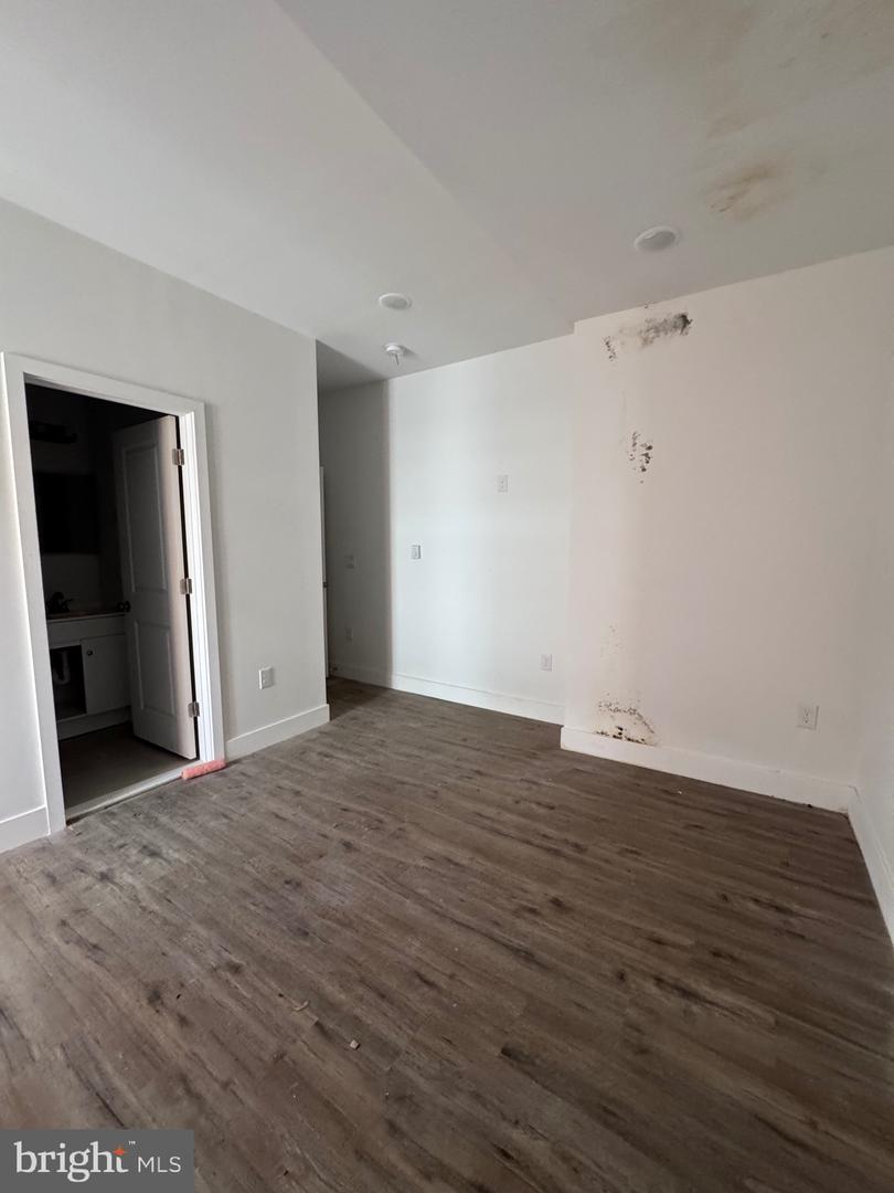 1613 W Erie Ave Property Photo 23