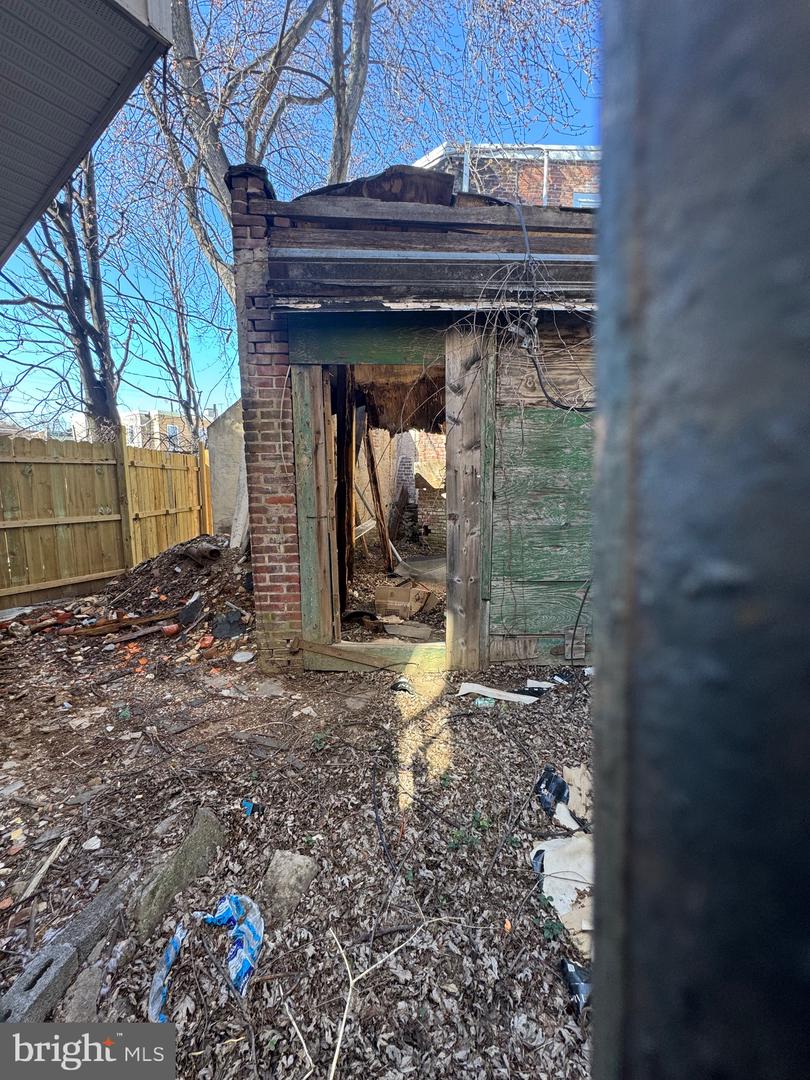 1613 W Erie Ave Property Photo 27
