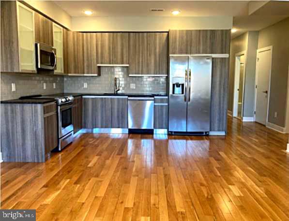 1638 Cambridge St Property Photo 4