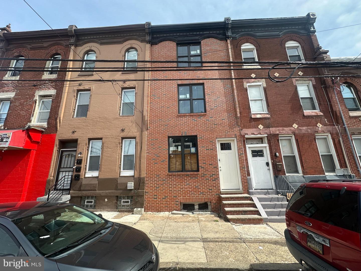 2559 N 17th St Property Photo 1