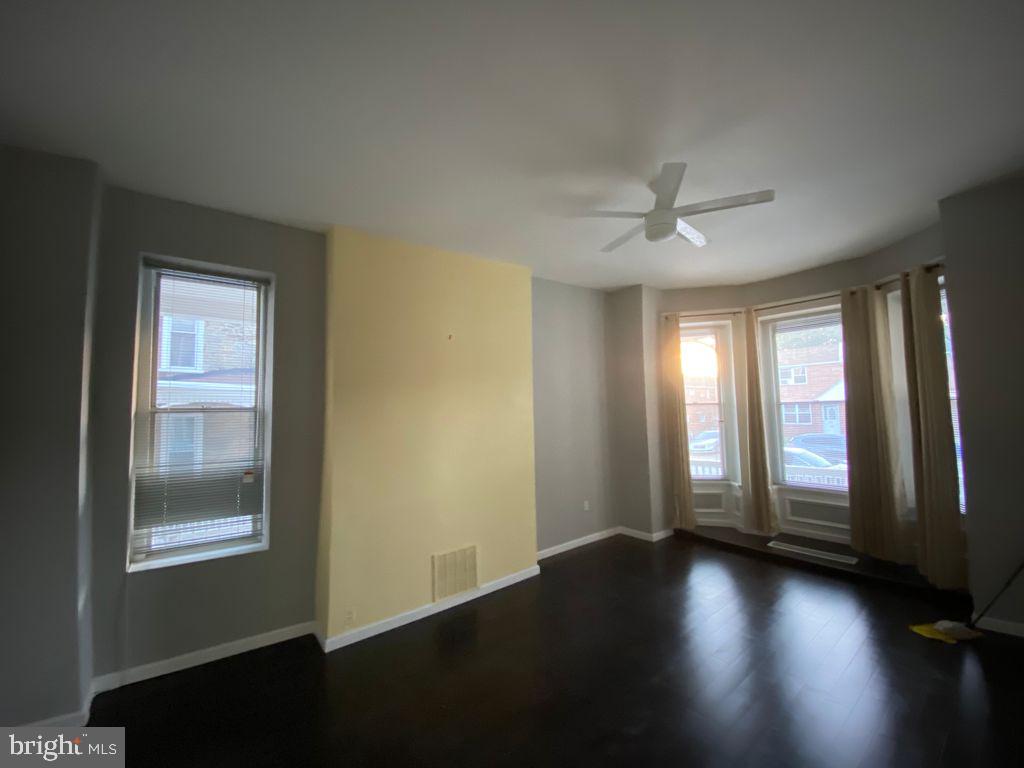 210 E High St Property Photo 5