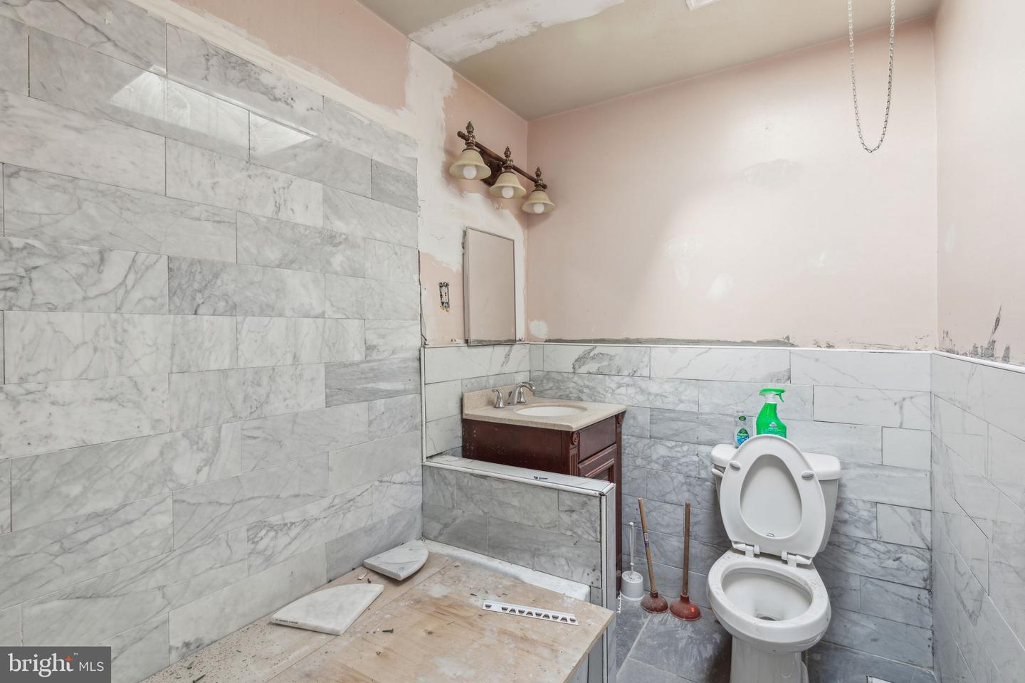 210 E High St Property Photo 29