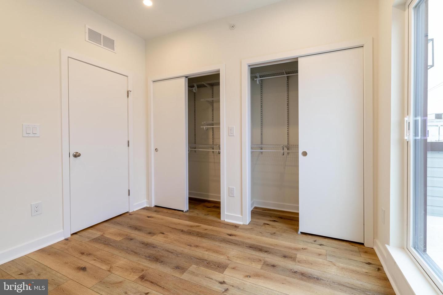 2342 Moore St Property Photo 47