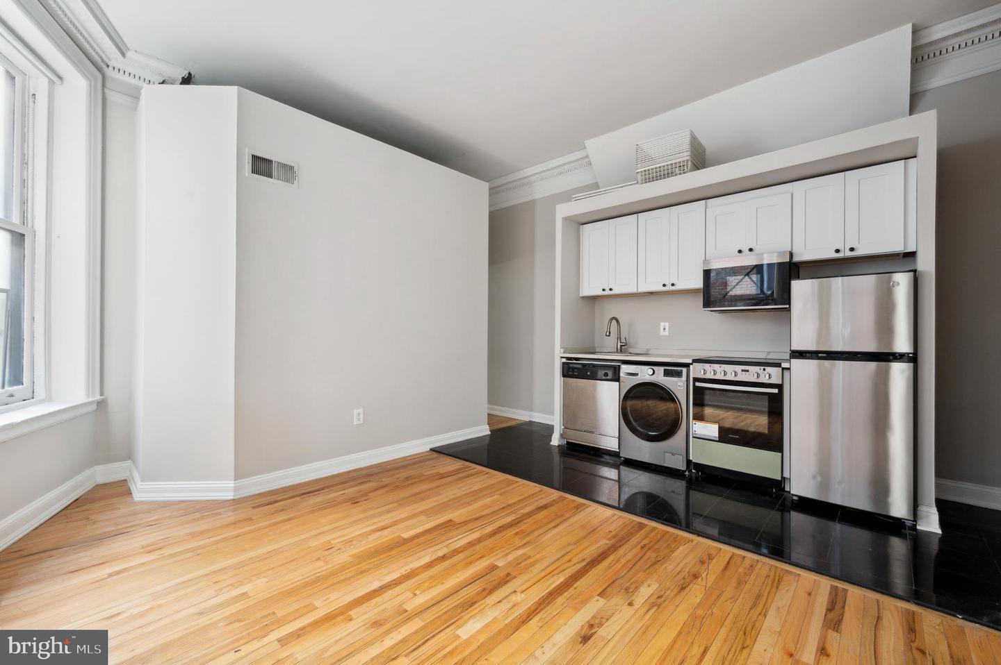 1723 Spruce St Property Photo 12