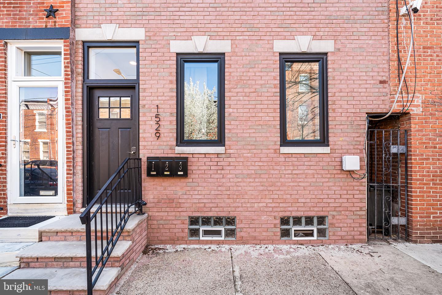 1529 E Berks St Property Photo 3