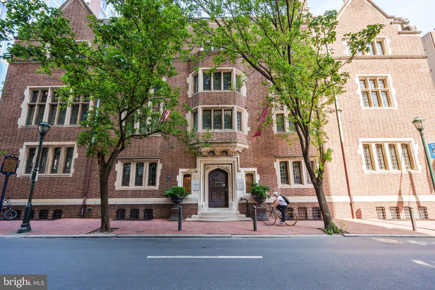 1635-37 Locust St Property Photo 7