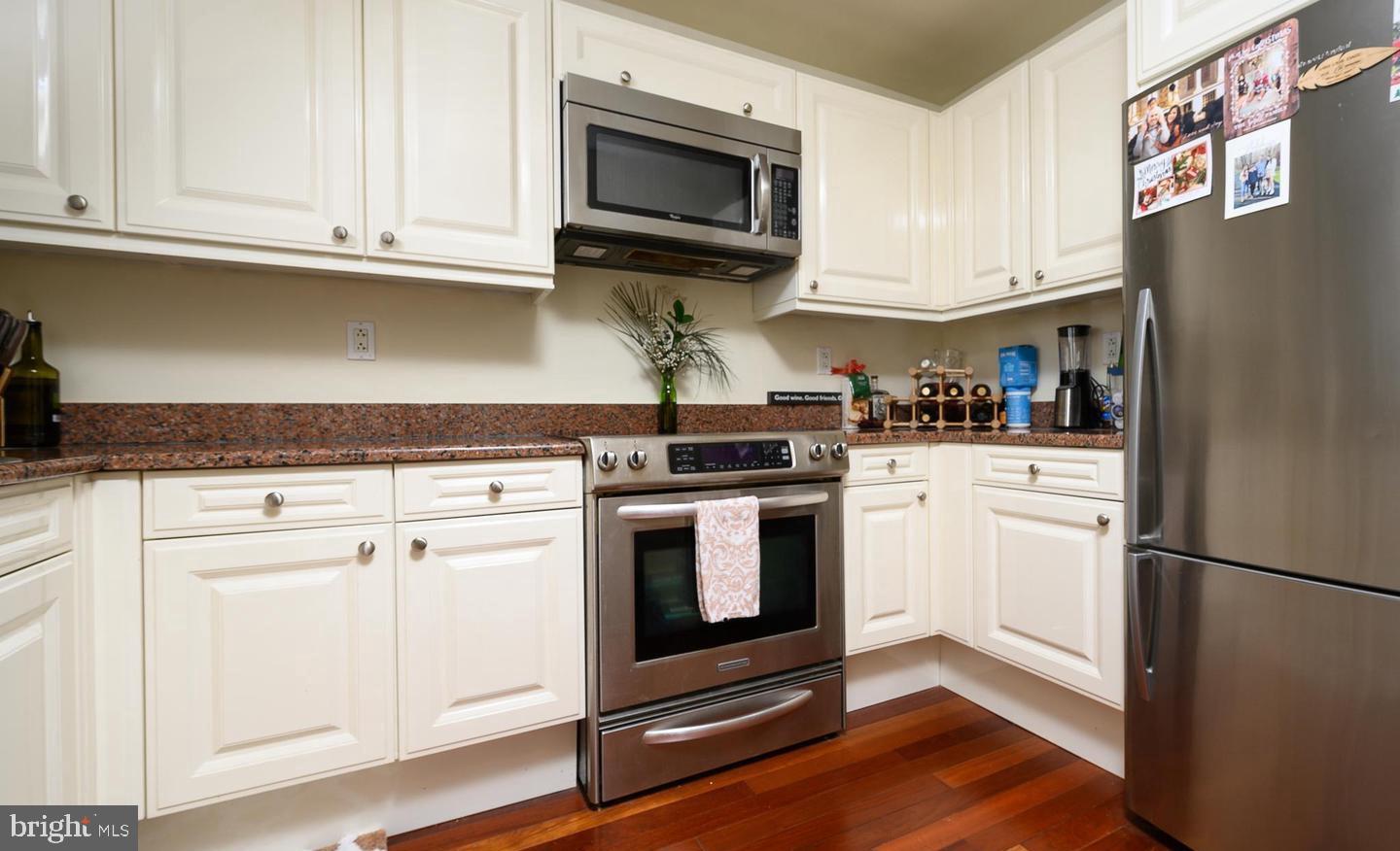 1500 Chestnut St #13c Property Photo 8