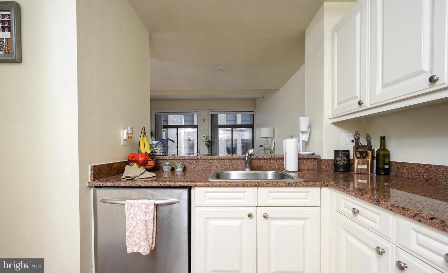 1500 Chestnut St #13c Property Photo 10