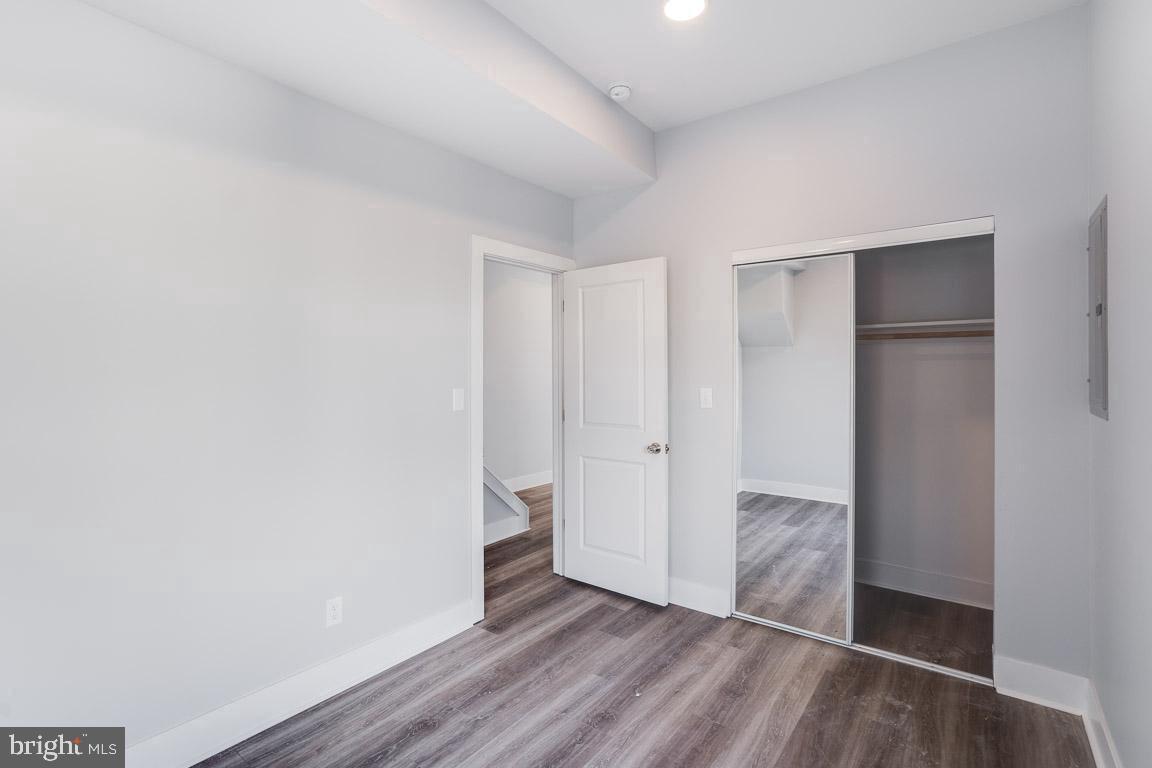 4115-17 Brown St Property Photo 5