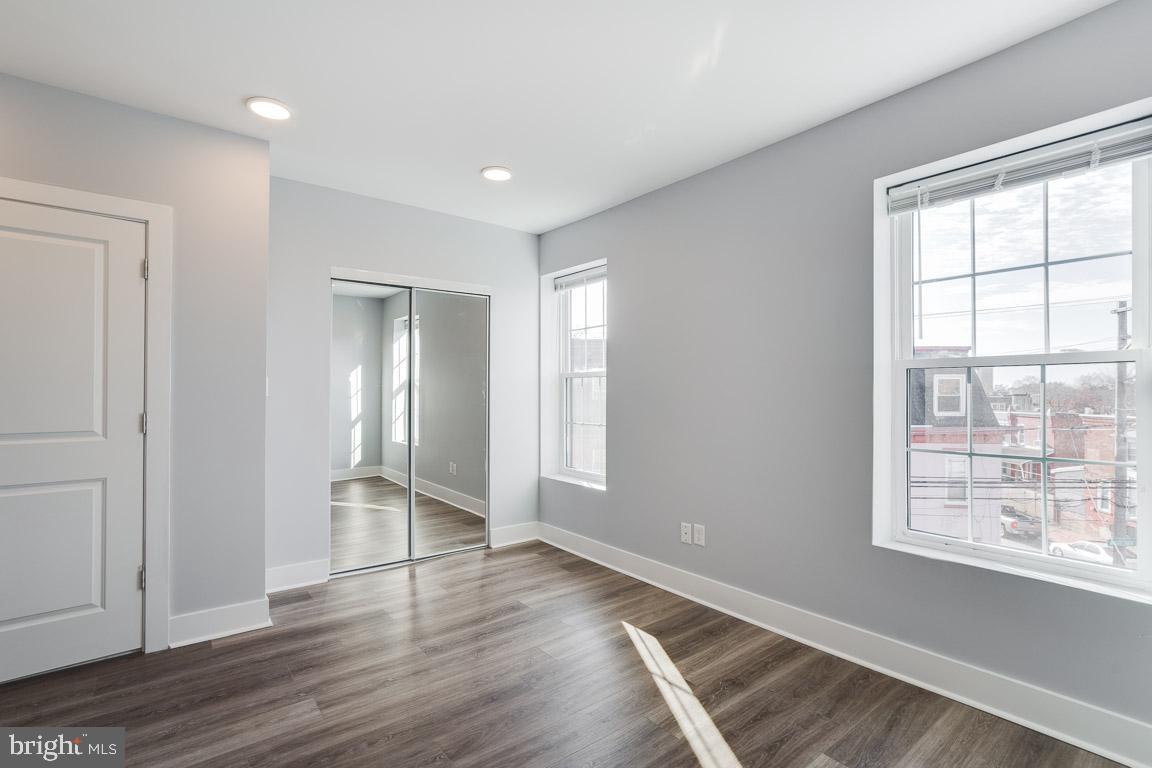 4115-17 Brown St Property Photo 10