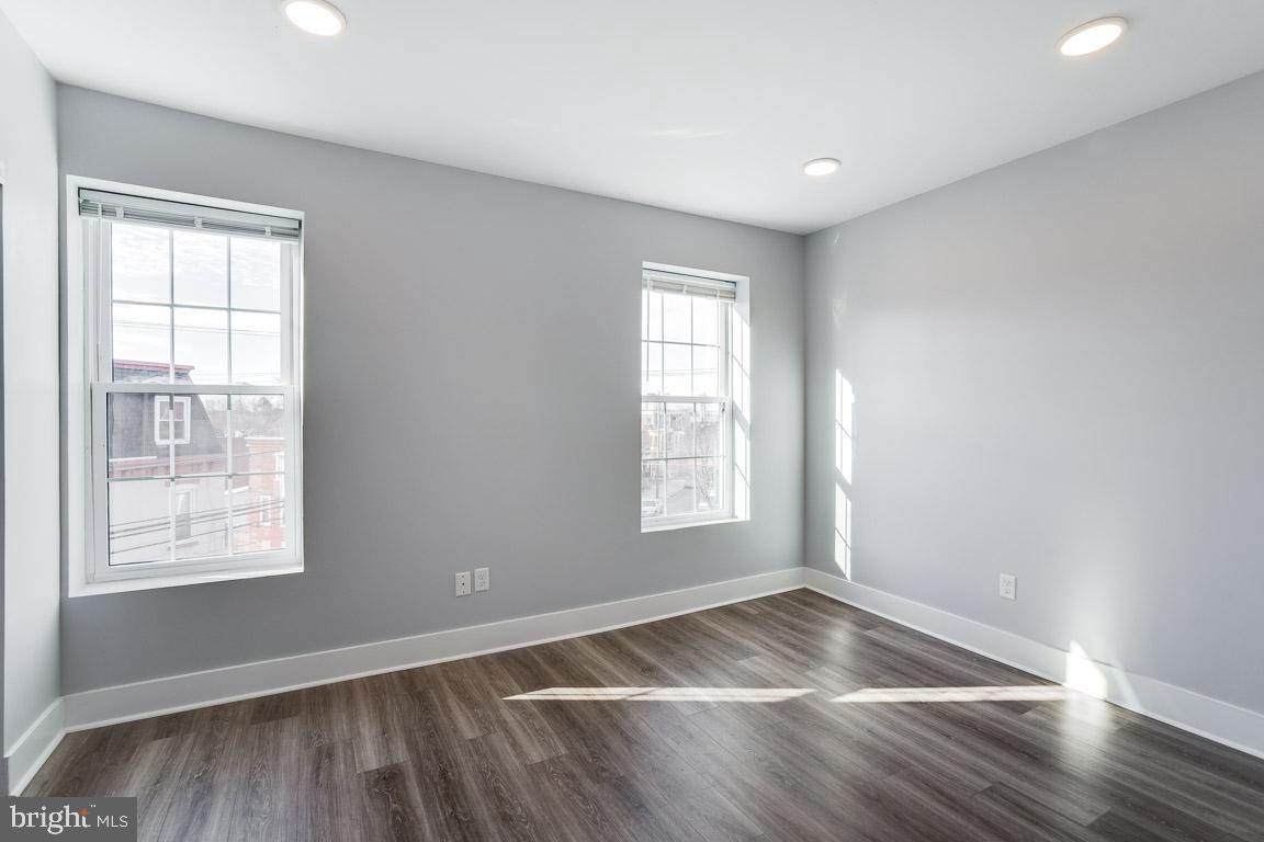 4115-17 Brown St Property Photo 11