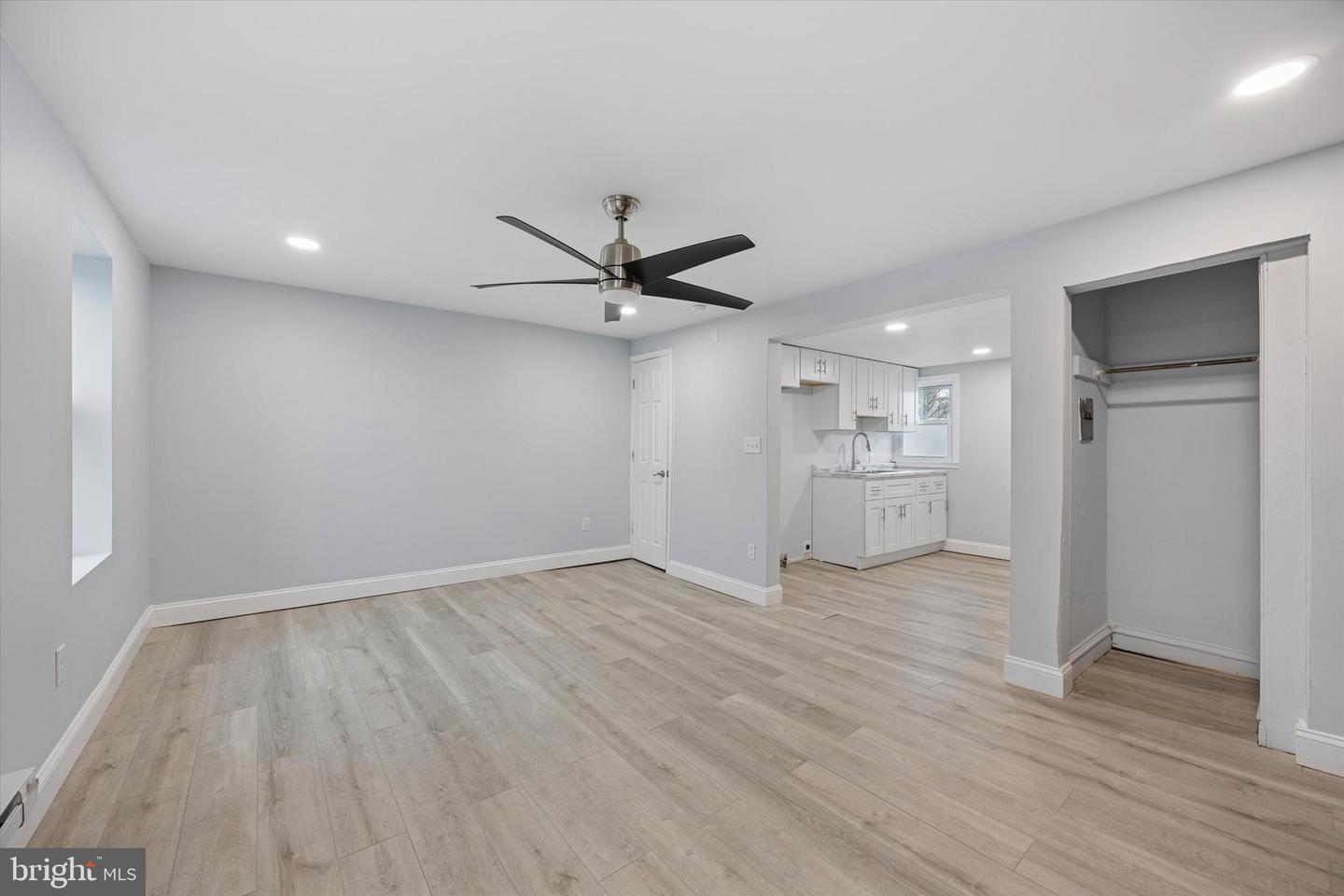 6411 Vine St Property Photo 4