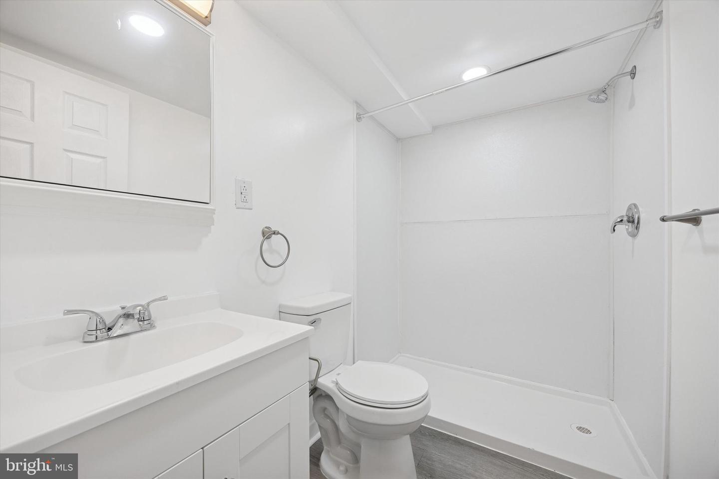 6411 Vine St Property Photo 29